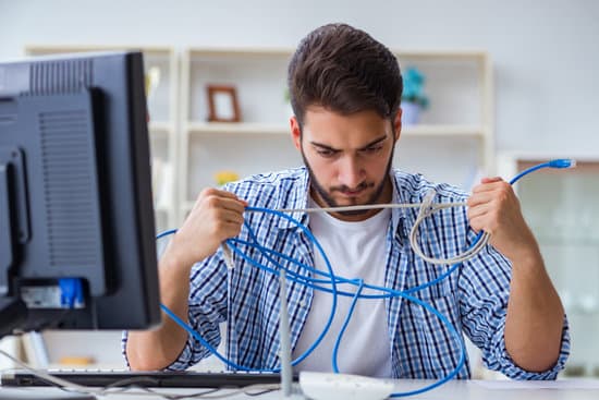Đội ngũ nhân viên chuyên nghiệp giúp bạn giải quyết mọi vấn đề về mạng
